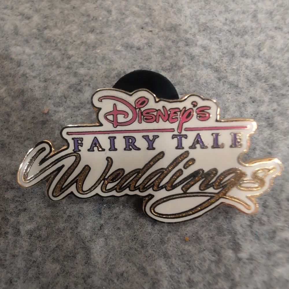 Disney's Fairy Tale Weddings 2004 Official Trading Pin White Gold Tone Logo - Picture 1 of 3